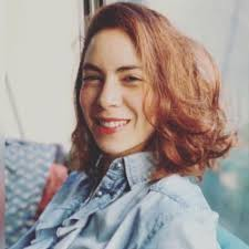 Catalina Gir&oacute;n es Director Asociado II y Consultora de Sustentabilidad